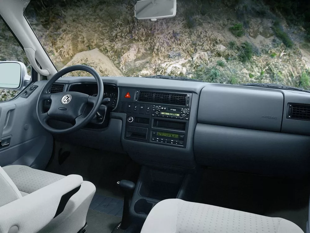 Автомобиль Volkswagen Multivan T4 Минивэн