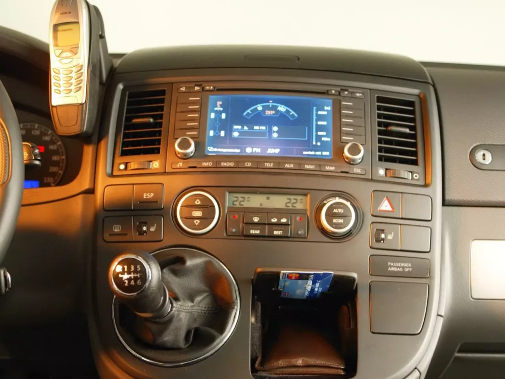 Автомобиль Volkswagen Multivan T5 Минивэн