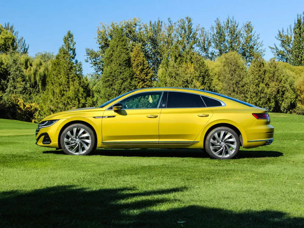 Автомобиль Volkswagen Passat CC II Рестайлинг Лифтбек
