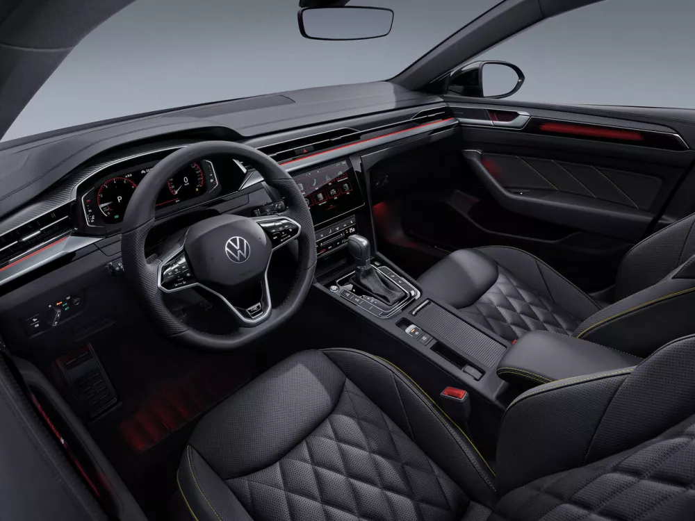 Автомобиль Volkswagen Passat CC II Рестайлинг Лифтбек