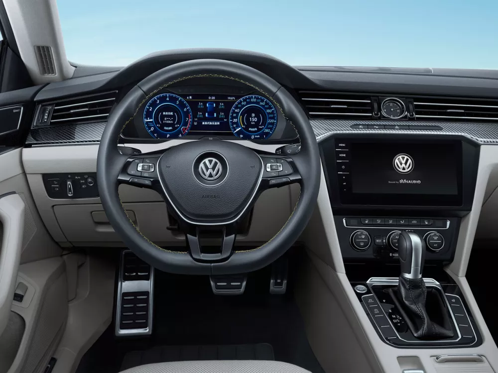 Автомобиль Volkswagen Passat CC II Лифтбек
