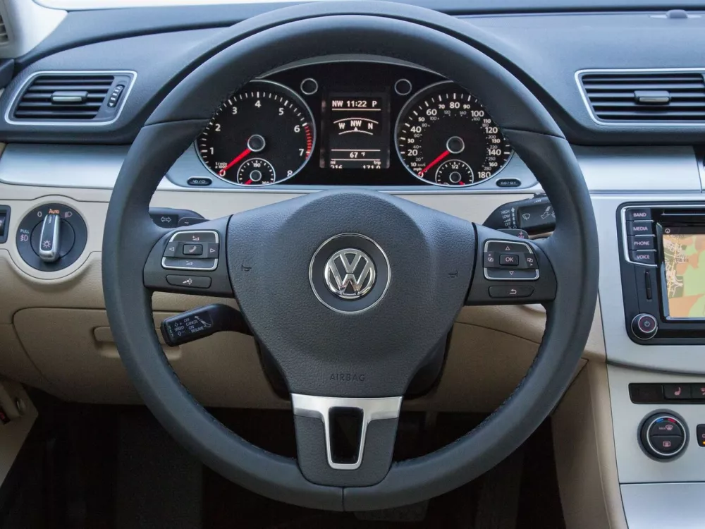 Автомобиль Volkswagen Passat CC I Рестайлинг Седан