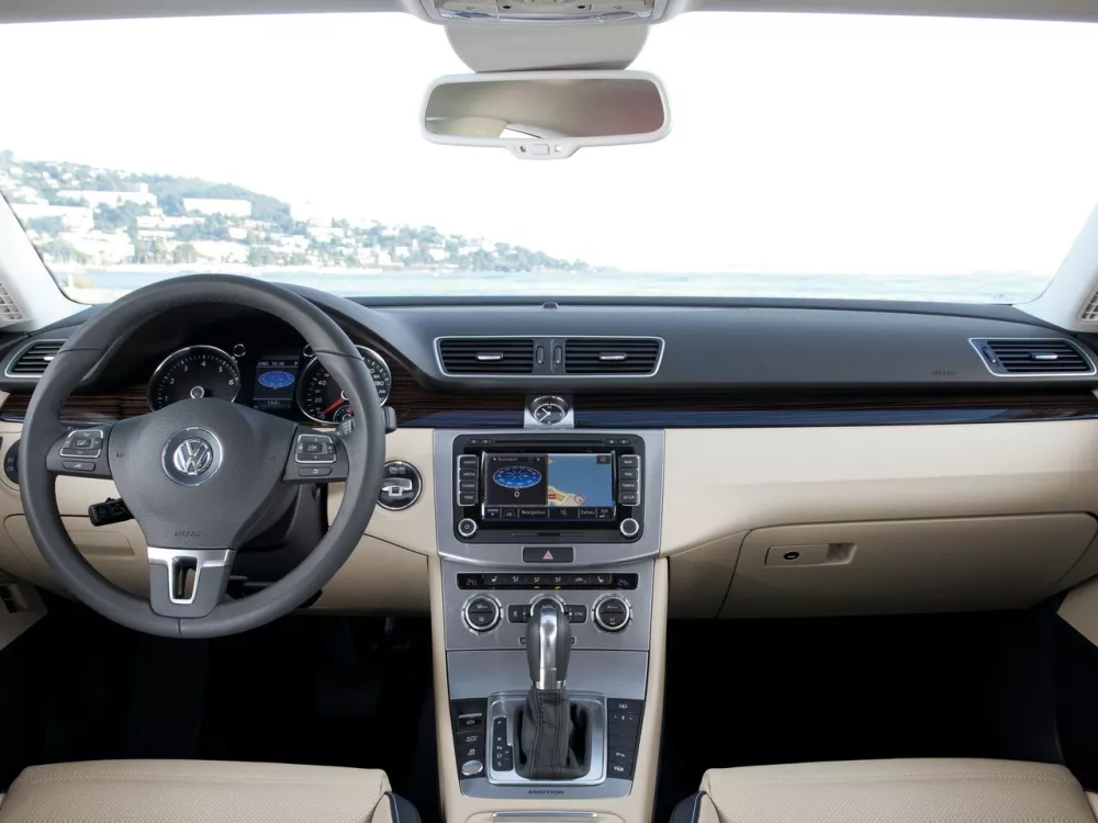Автомобиль Volkswagen Passat CC I Рестайлинг Седан
