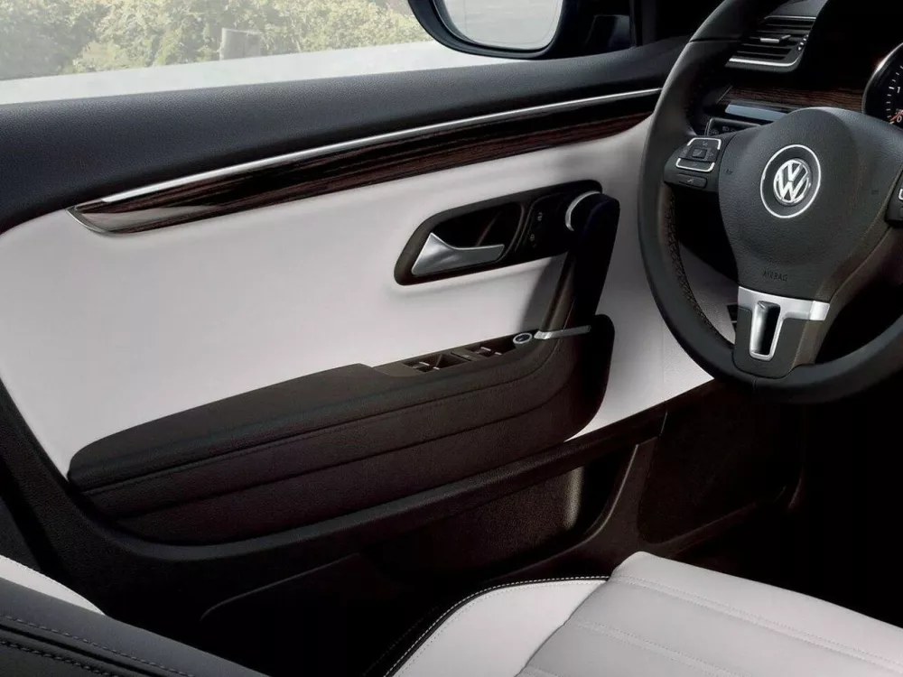 Автомобиль Volkswagen Passat CC I Рестайлинг Седан
