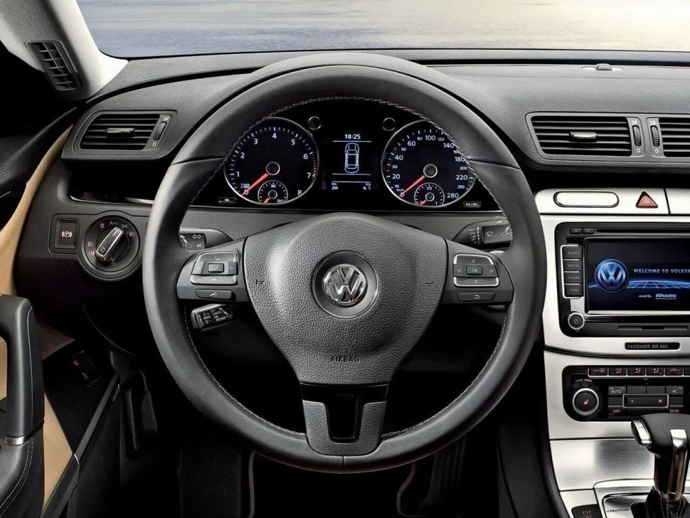 Автомобиль Volkswagen Passat CC I Седан