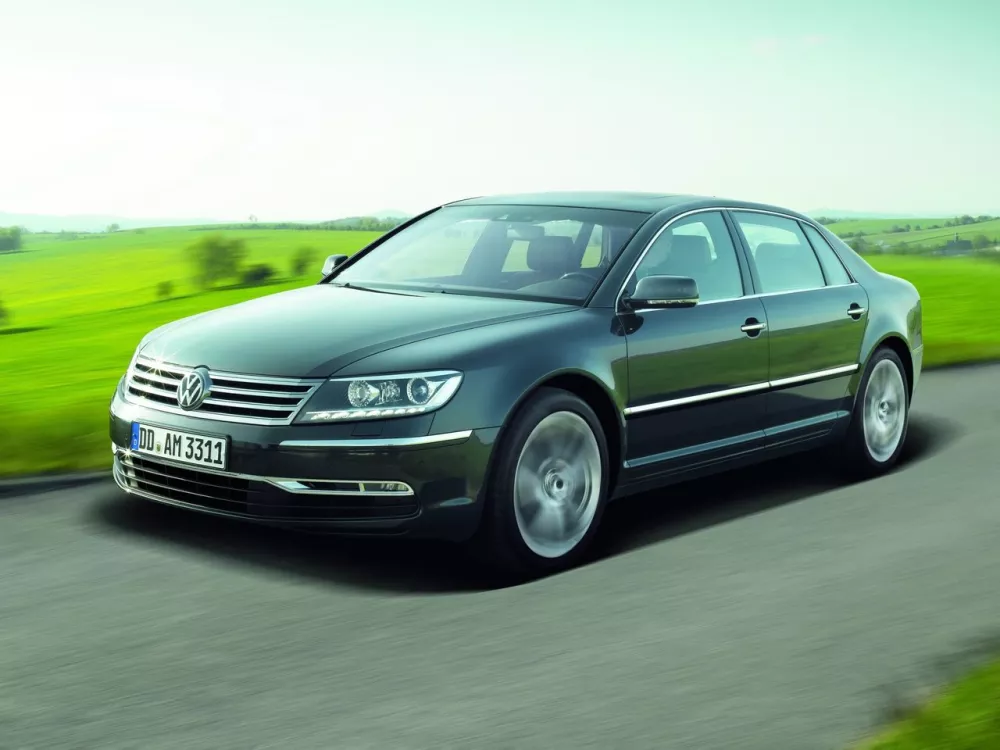 Автомобиль Volkswagen Phaeton I Рестайлинг Седан