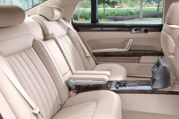 Автомобиль Volkswagen Phaeton I Рестайлинг Седан