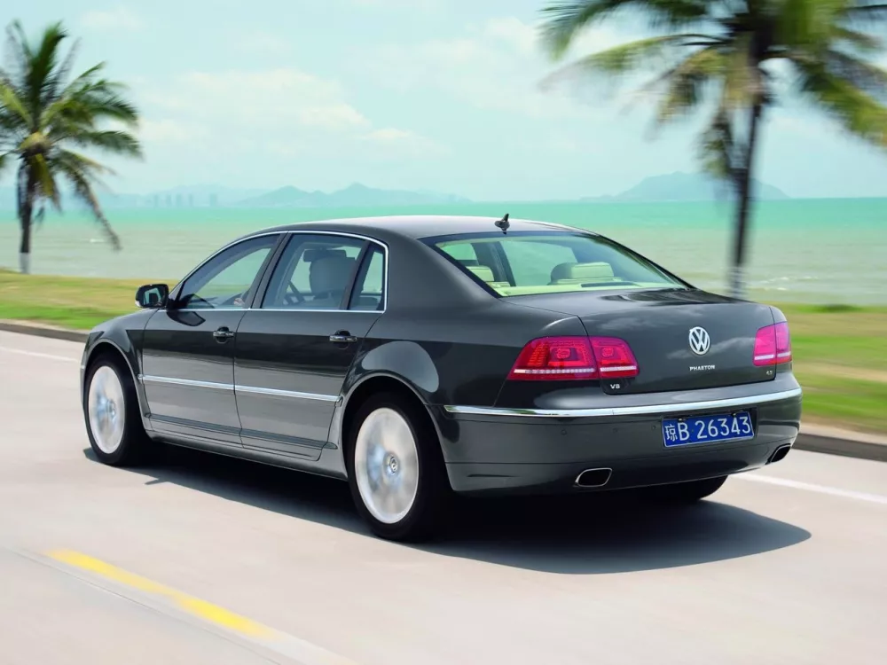 Автомобиль Volkswagen Phaeton I Рестайлинг Седан