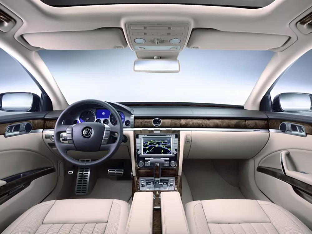 Автомобиль Volkswagen Phaeton I Рестайлинг Седан