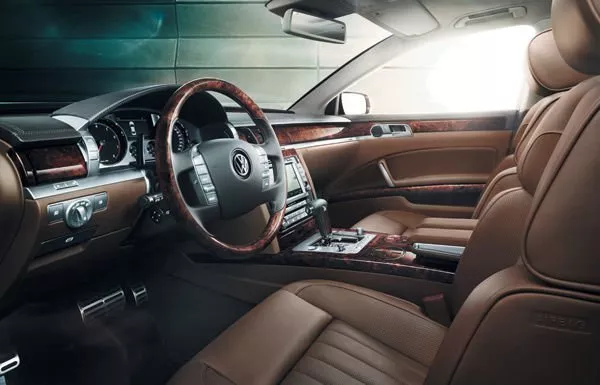 Автомобиль Volkswagen Phaeton I Рестайлинг Седан