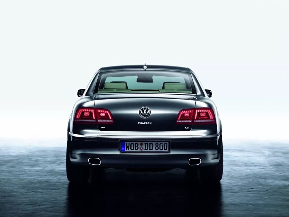 Автомобиль Volkswagen Phaeton I Рестайлинг Седан Long