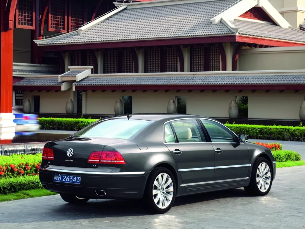 Автомобиль Volkswagen Phaeton I Рестайлинг Седан Long