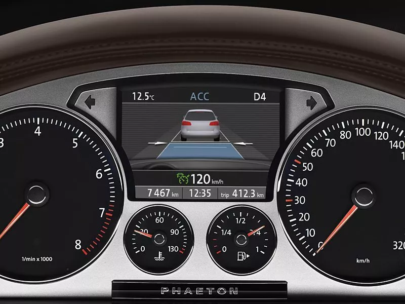 Автомобиль Volkswagen Phaeton I Рестайлинг Седан Long