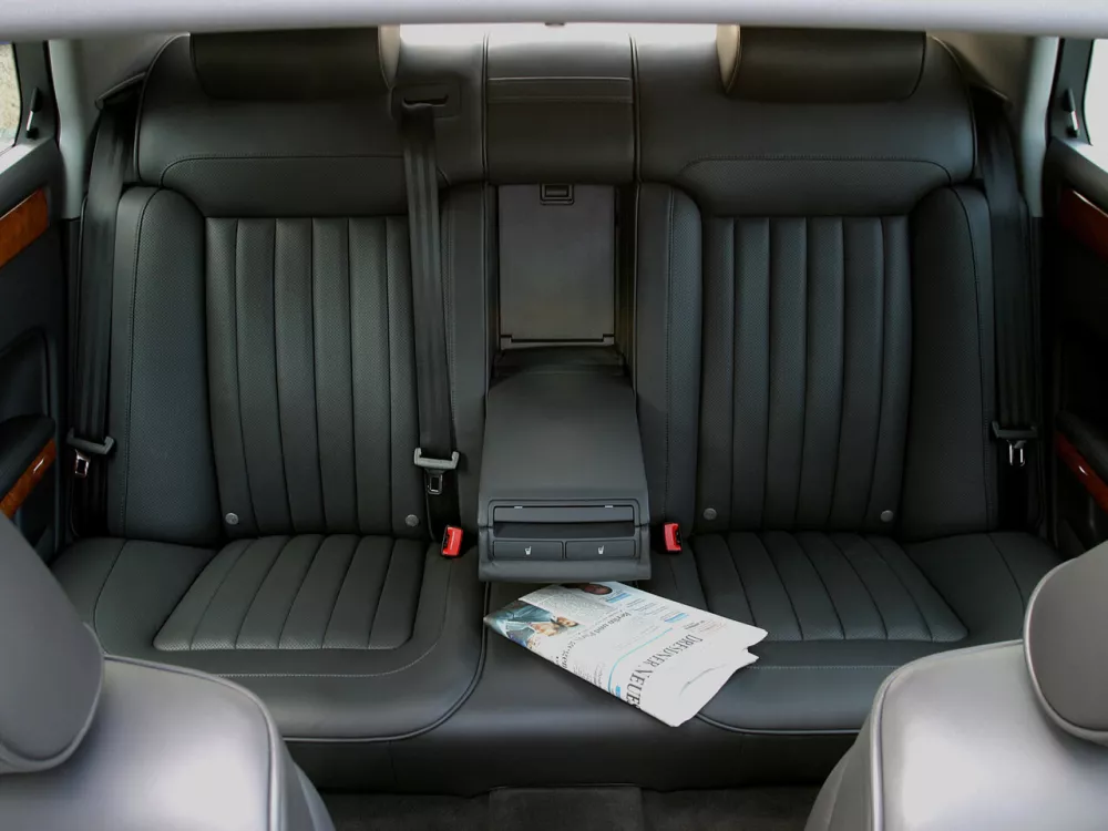 Автомобиль Volkswagen Phaeton I Седан