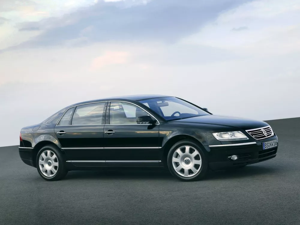 Автомобиль Volkswagen Phaeton I Седан Long
