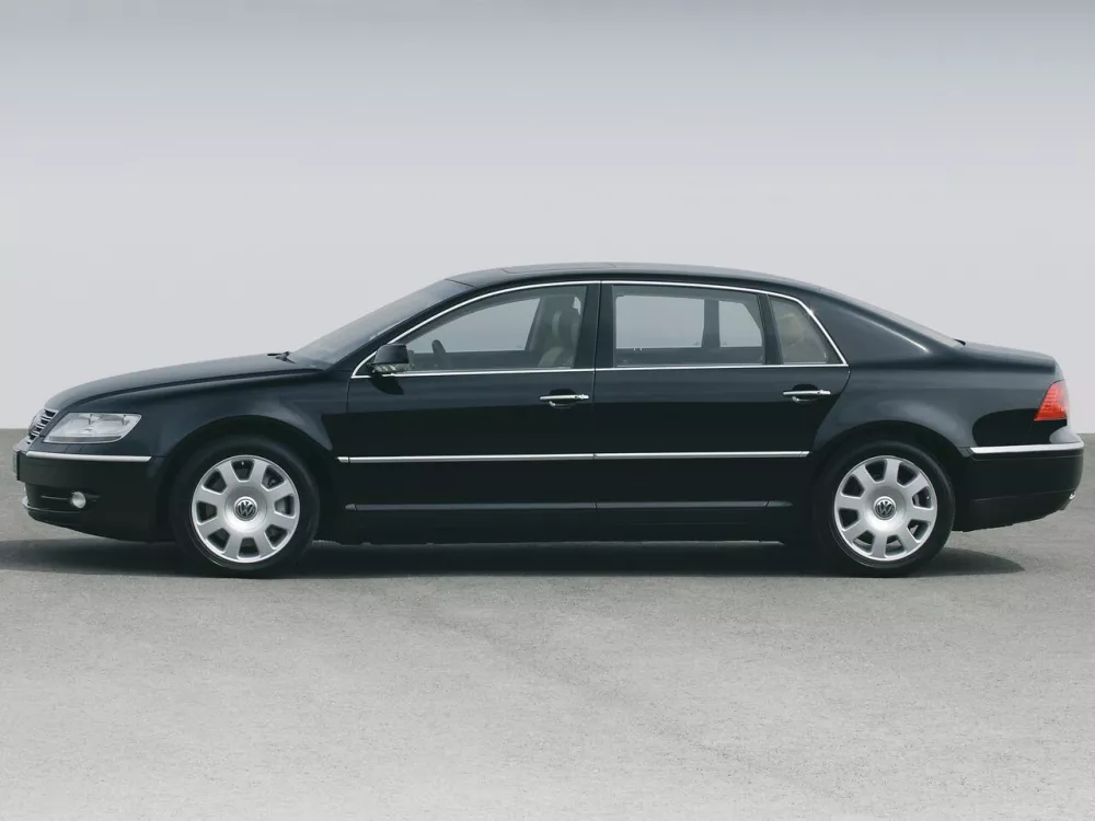Автомобиль Volkswagen Phaeton I Седан Long