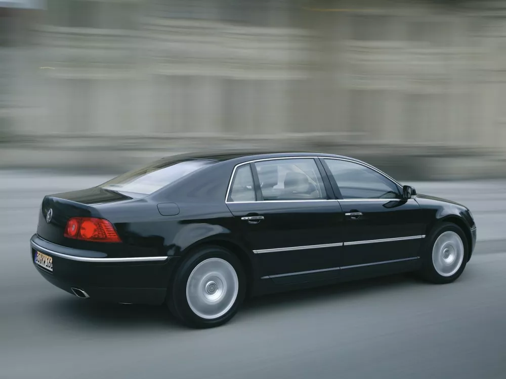 Автомобиль Volkswagen Phaeton I Седан Long