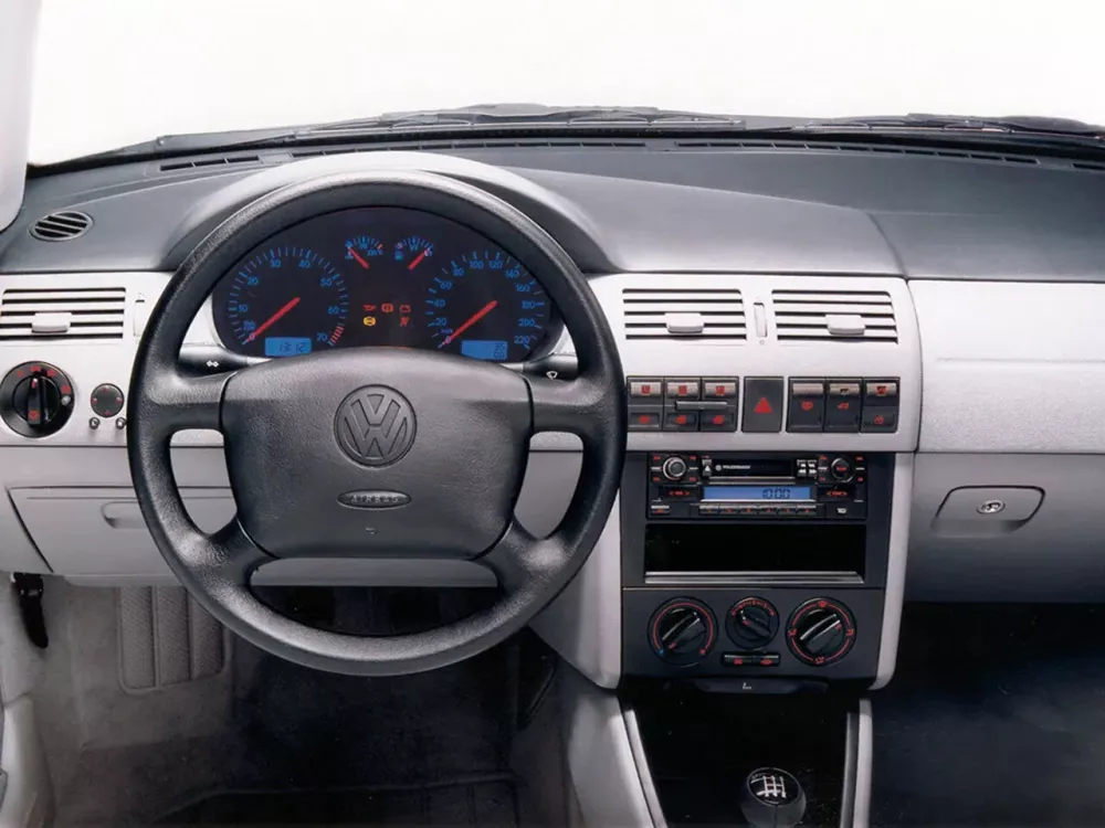 Автомобиль Volkswagen Pointer Хэтчбек (3 двери)
