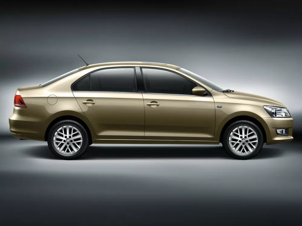 Автомобиль Volkswagen Santana III Седан