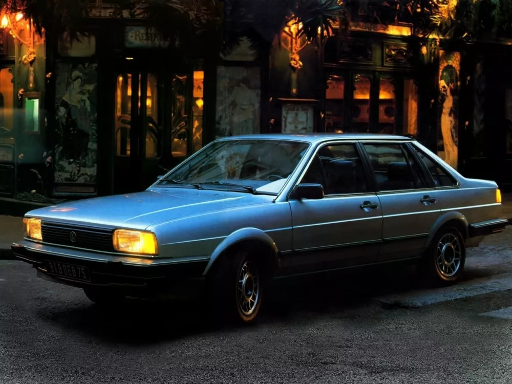 Автомобиль Volkswagen Santana I Седан