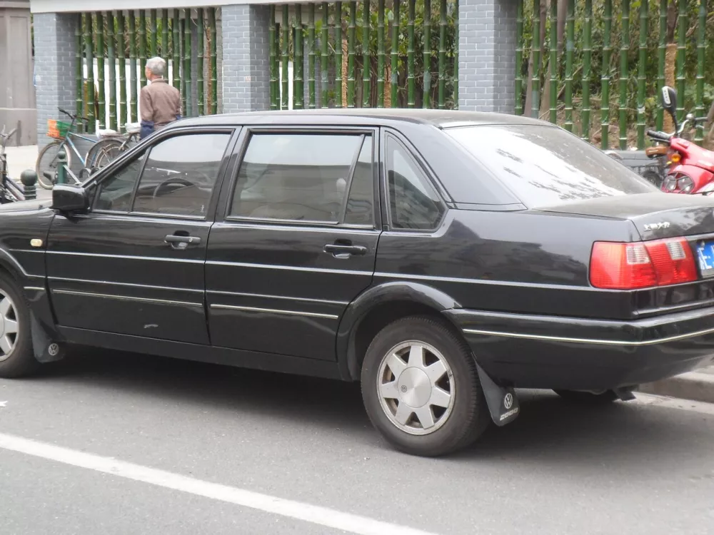 Автомобиль Volkswagen Santana II Седан