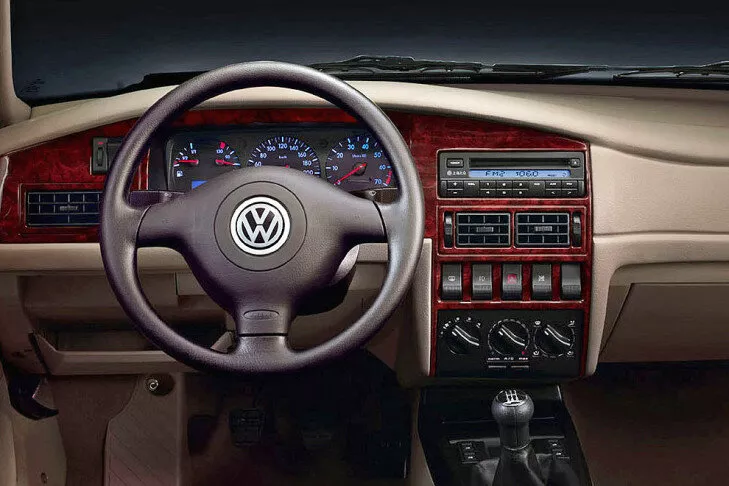 Автомобиль Volkswagen Santana II Рестайлинг Седан