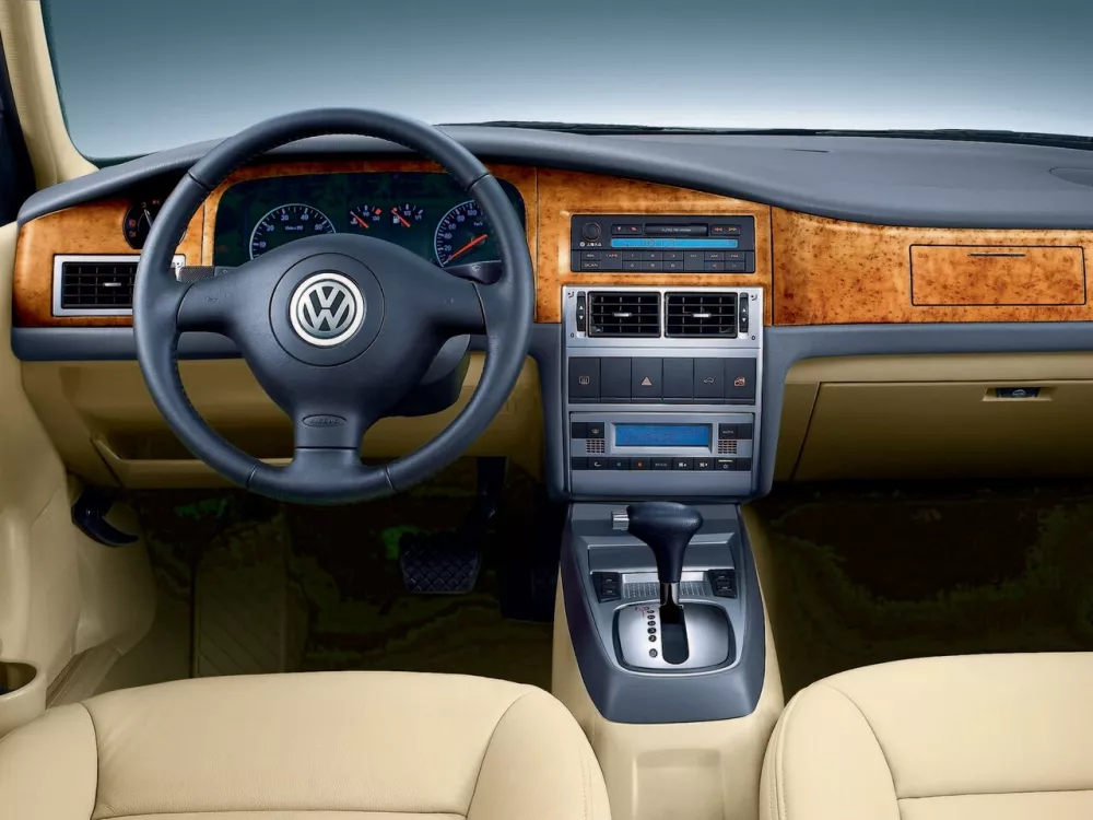 Автомобиль Volkswagen Santana II Рестайлинг 2 Седан