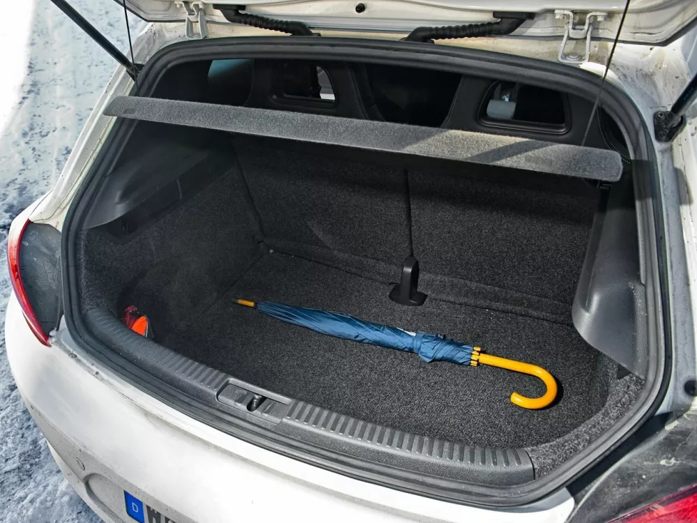 Автомобиль Volkswagen Scirocco III Хэтчбек (3 двери)