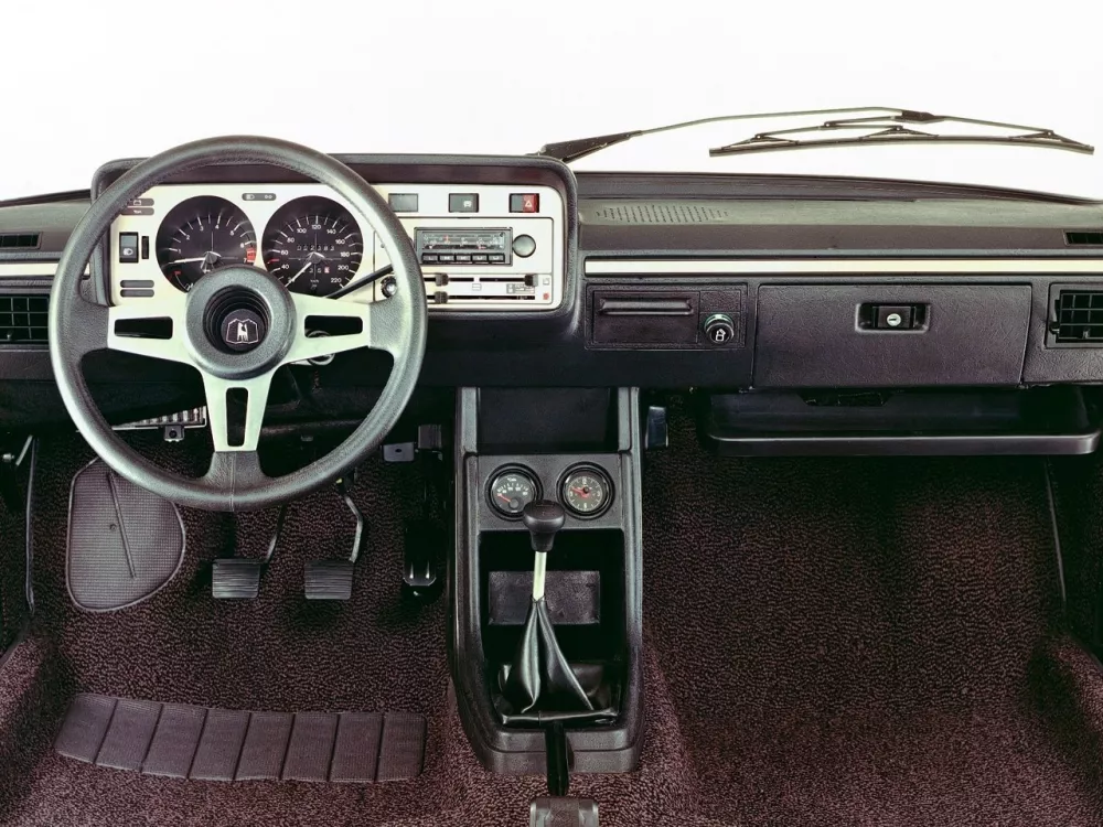 Автомобиль Volkswagen Scirocco I Хэтчбек (3 двери)