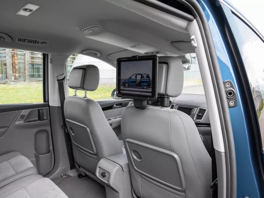 Автомобиль Volkswagen Sharan II Рестайлинг Минивэн