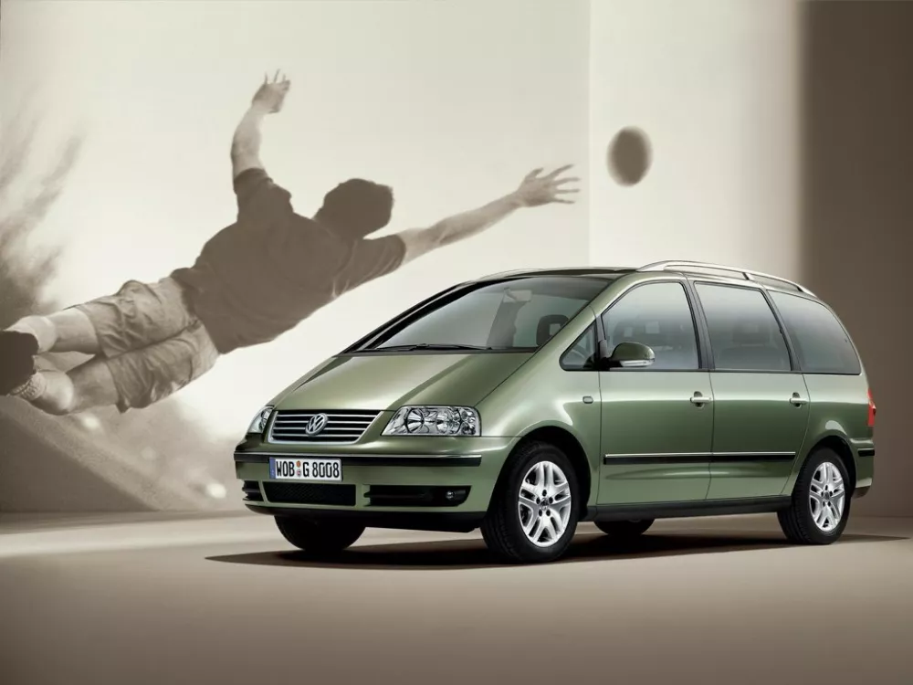 Автомобиль Volkswagen Sharan I Рестайлинг 2 Минивэн