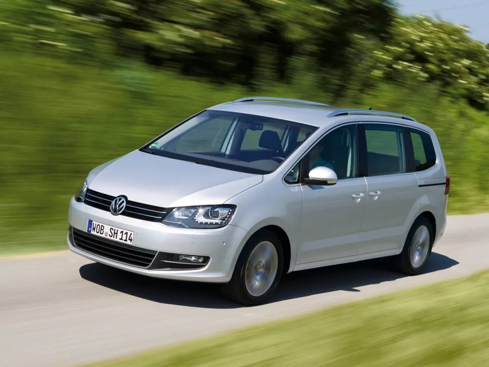 Автомобиль Volkswagen Sharan II Минивэн
