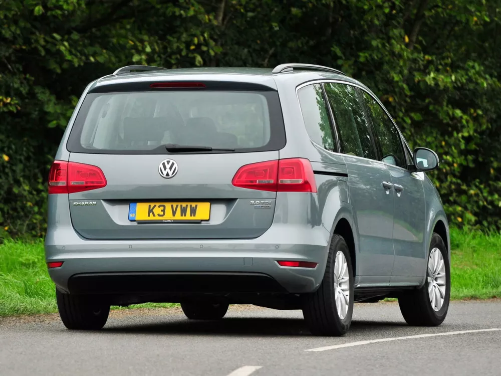 Автомобиль Volkswagen Sharan II Минивэн