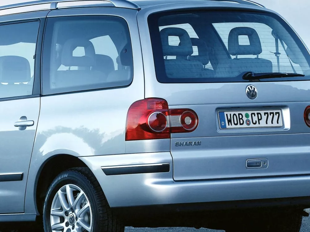 Автомобиль Volkswagen Sharan I Рестайлинг 2 Минивэн