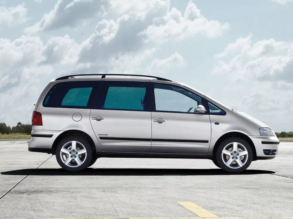 Автомобиль Volkswagen Sharan I Рестайлинг 2 Минивэн