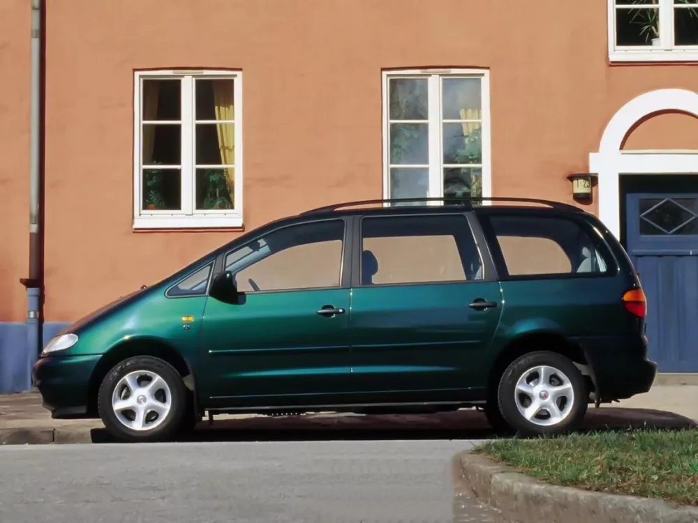 Автомобиль Volkswagen Sharan I Минивэн