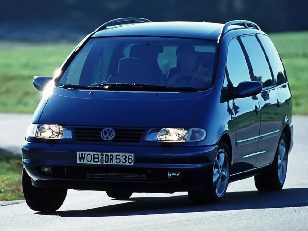 Автомобиль Volkswagen Sharan I Минивэн