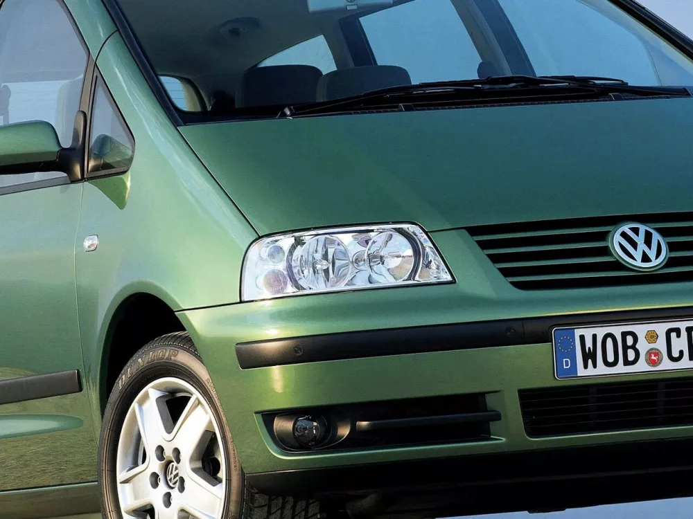 Автомобиль Volkswagen Sharan I Рестайлинг Минивэн