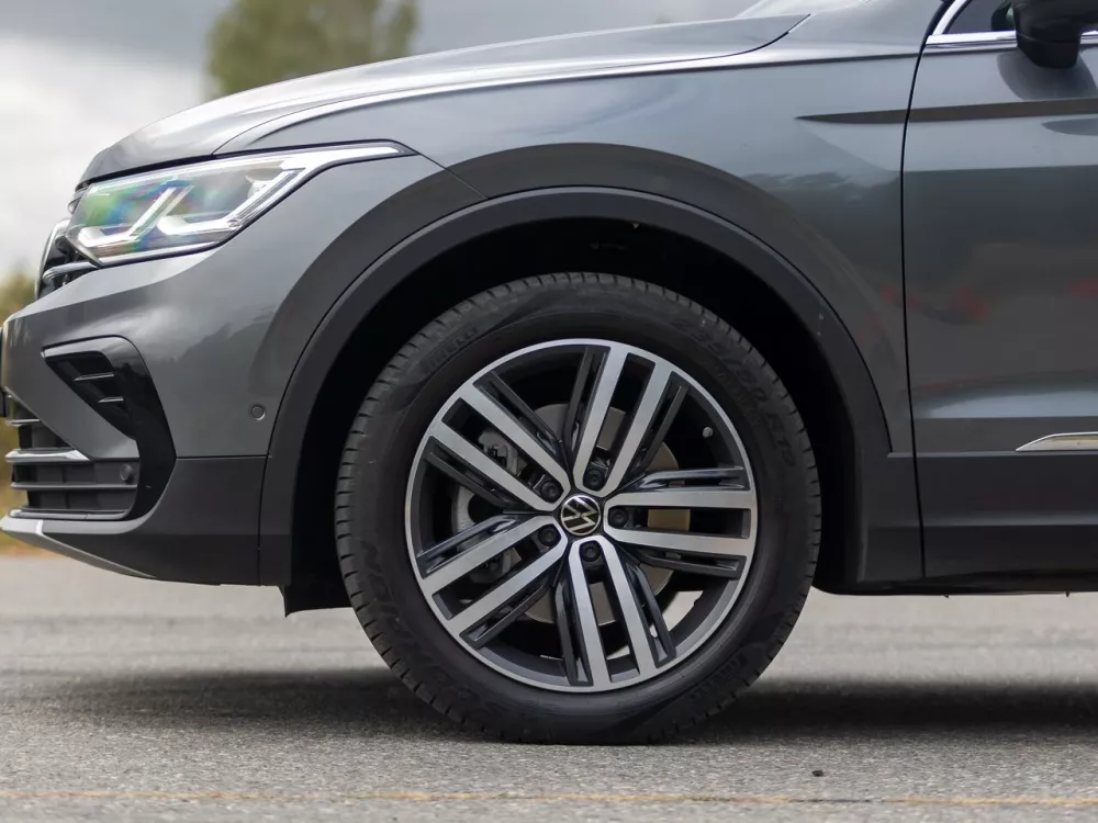 Автомобиль Volkswagen Tiguan II Рестайлинг Внедорожник (5 дверей)