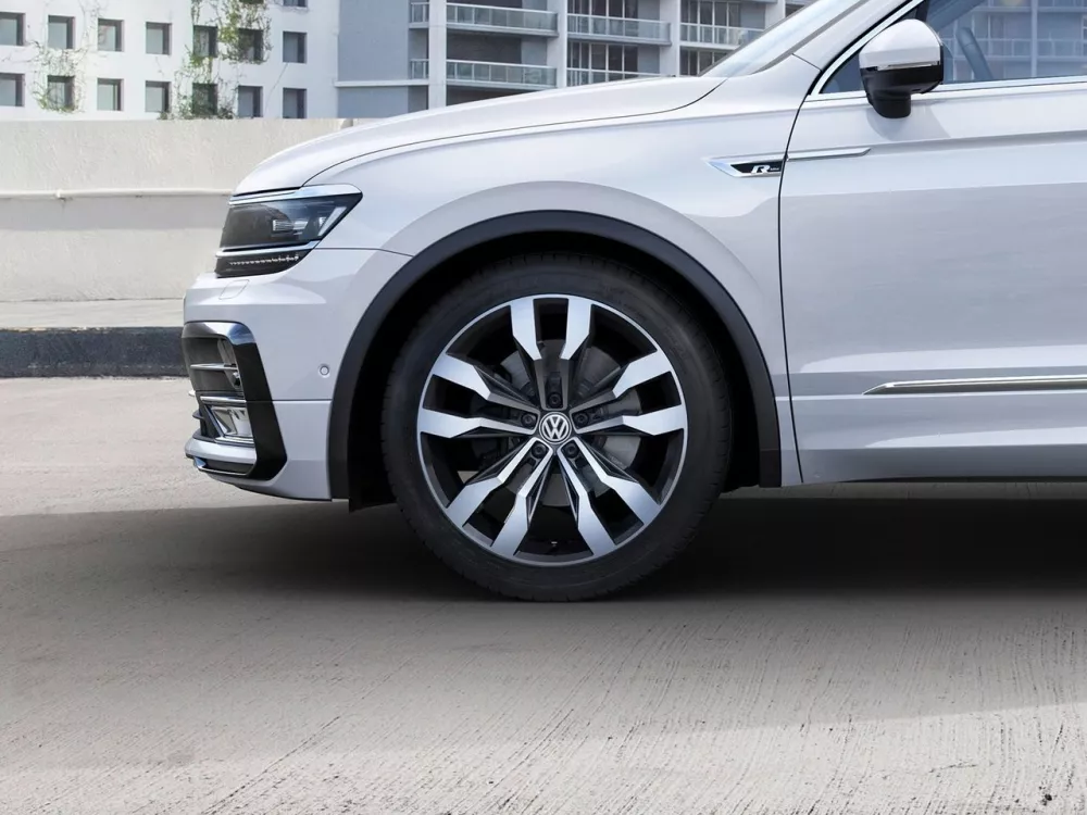 Автомобиль Volkswagen Tiguan II Внедорожник (5 дверей)