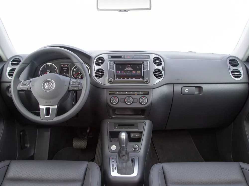 Автомобиль Volkswagen Tiguan I Рестайлинг Внедорожник (5 дверей)
