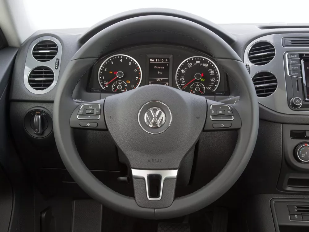 Автомобиль Volkswagen Tiguan I Рестайлинг Внедорожник (5 дверей)