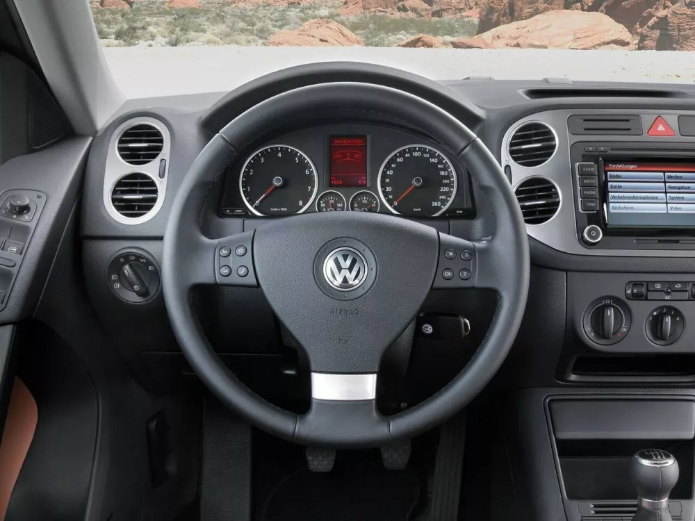 Автомобиль Volkswagen Tiguan I Внедорожник (5 дверей)