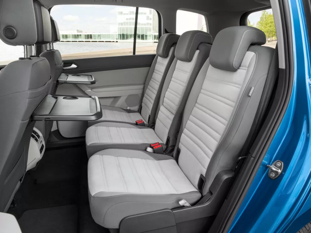 Автомобиль Volkswagen Touran II Компактвэн