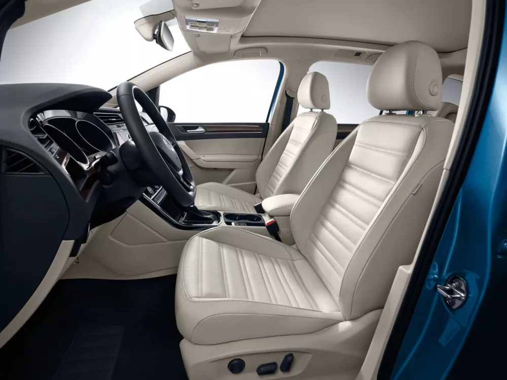 Автомобиль Volkswagen Touran II Компактвэн