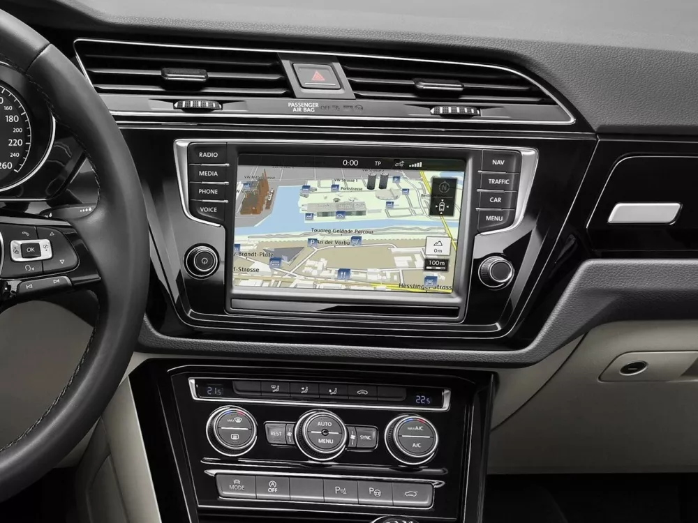 Автомобиль Volkswagen Touran II Компактвэн