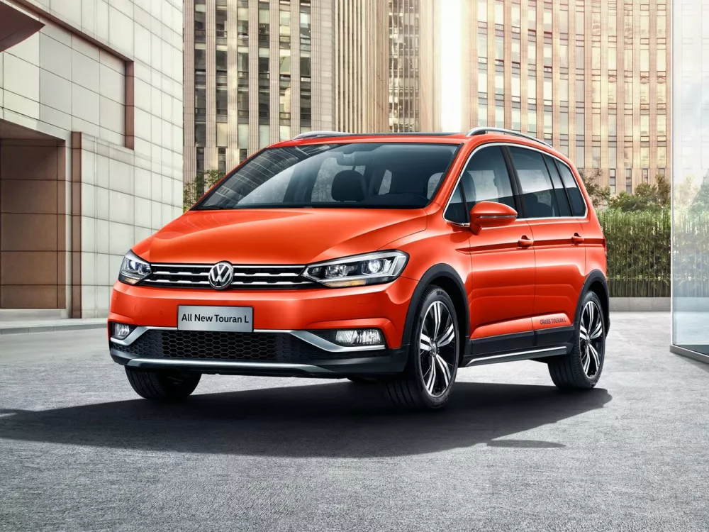 Автомобиль Volkswagen Touran II Компактвэн Cross L