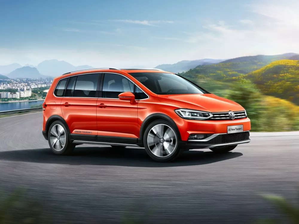 Автомобиль Volkswagen Touran II Компактвэн Cross L