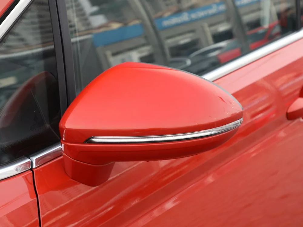 Автомобиль Volkswagen Touran II Компактвэн Cross L