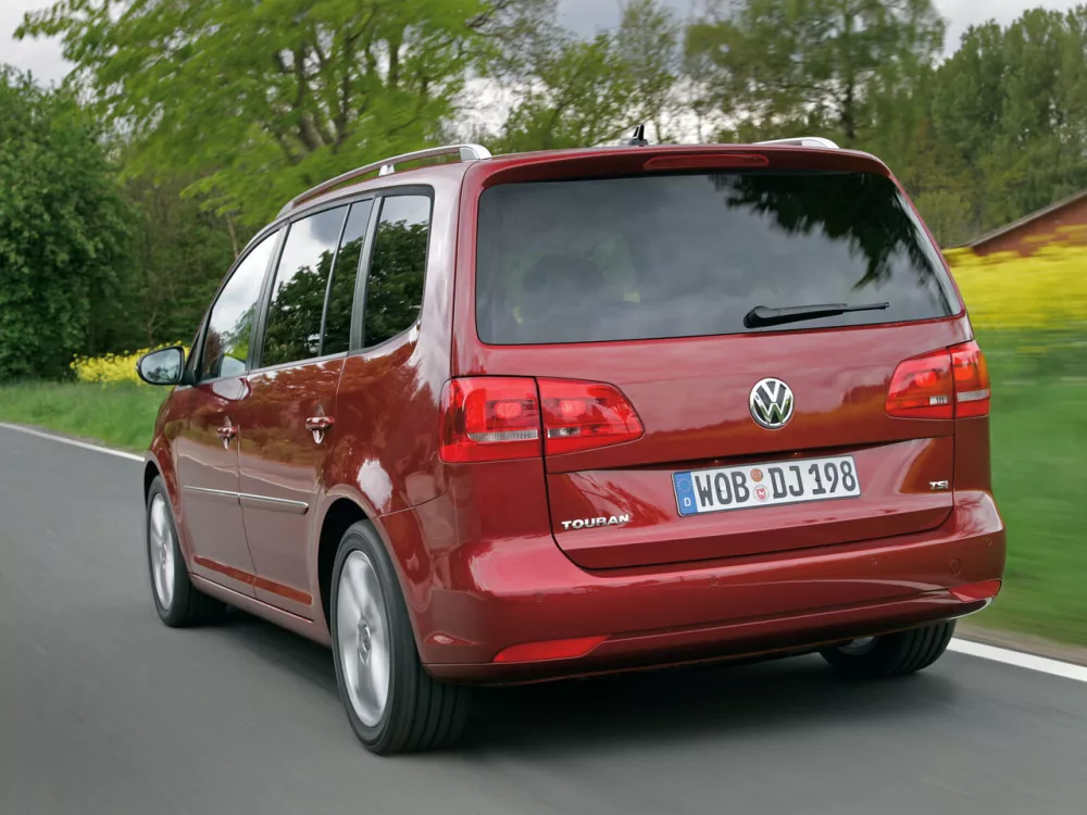 Автомобиль Volkswagen Touran I Рестайлинг 2 Компактвэн